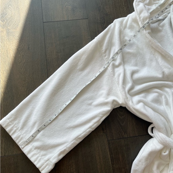 Alpine Swiss White Robe - Picture 9 of 12